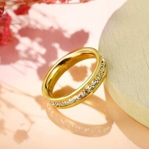Gold Tone Titanium Ring‎ Paved with Clear Crystals Stackable Band Women Size 6